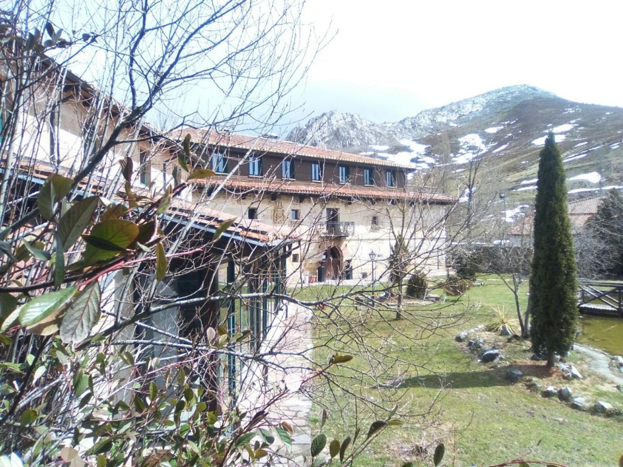 Hotel Posada Fuentes Carrionas Camasobres Εξωτερικό φωτογραφία